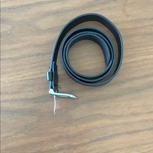 SUPER CUTE LEATHER SILVER BELT!